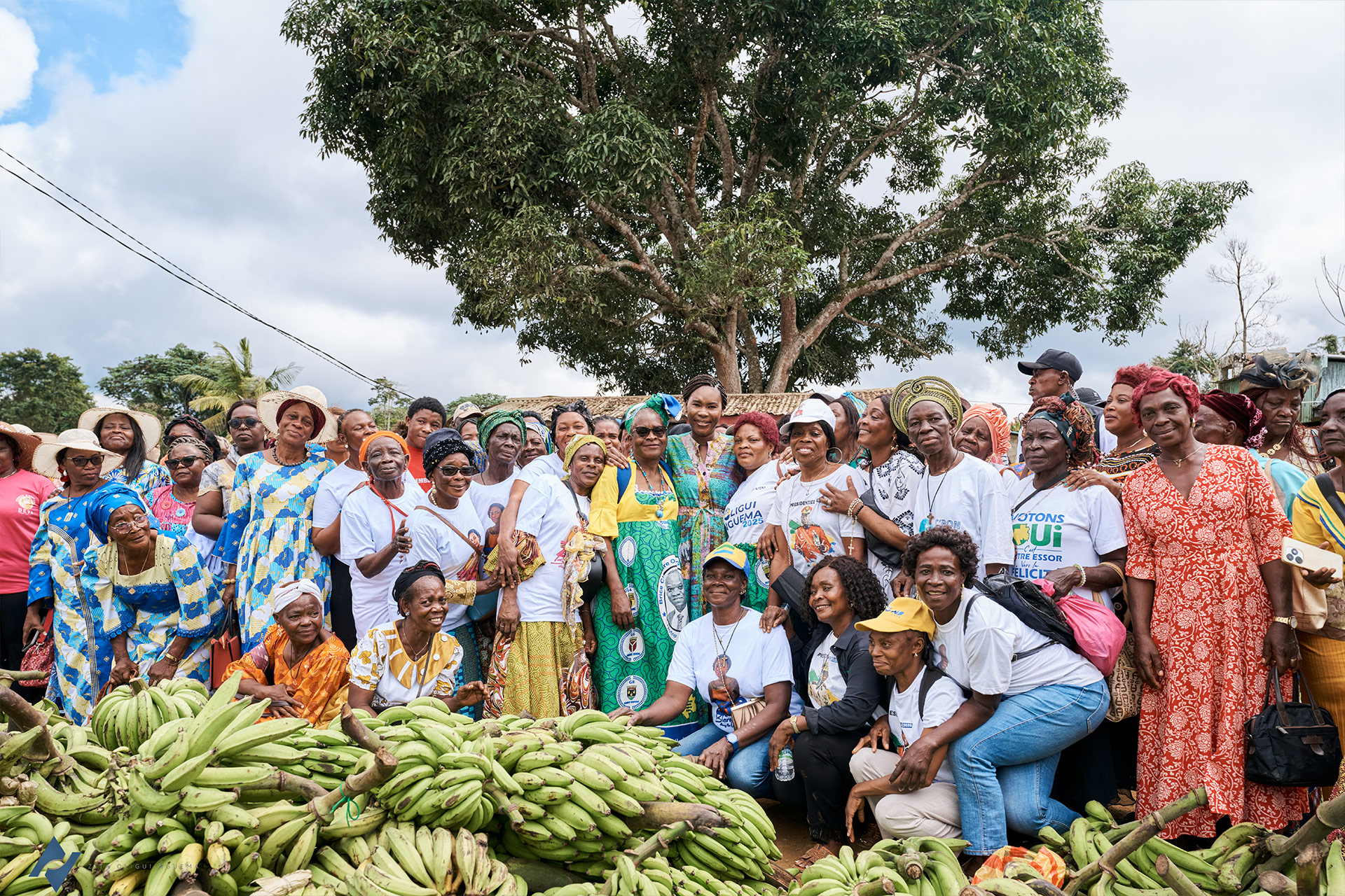 Dans le Woleu-Ntem Madame Zita Oligui Nguema à la rencontre des femmes et des initiatives locales